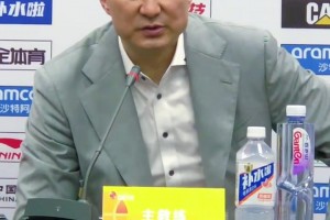 大比分1-1扳平！杜锋：我为今天的比赛感到骄傲！